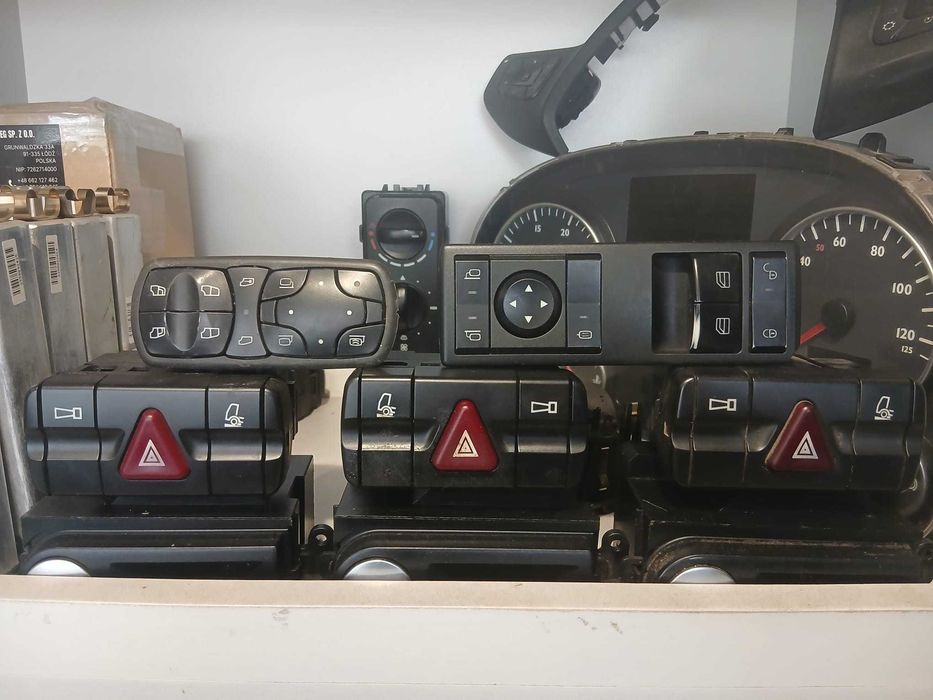 Przełącznik panel świateł awaryjnych Actros MP2 & MP3