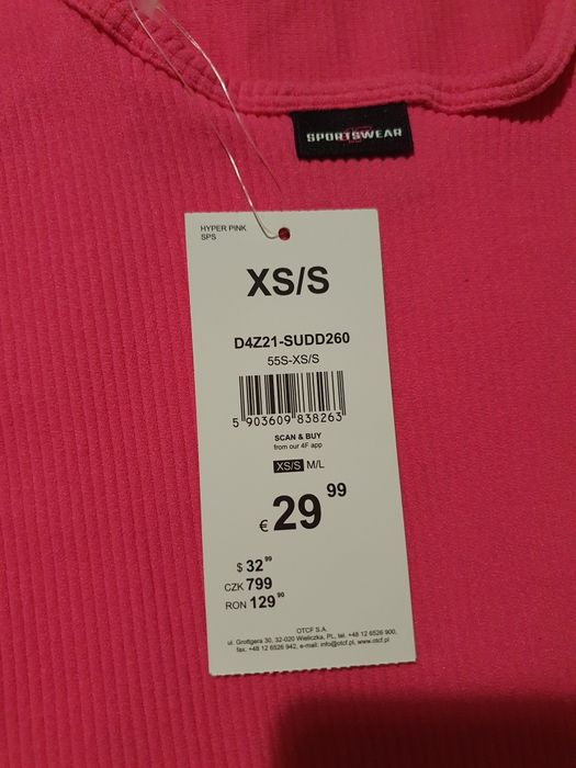 Różowa dopasowana sukienka