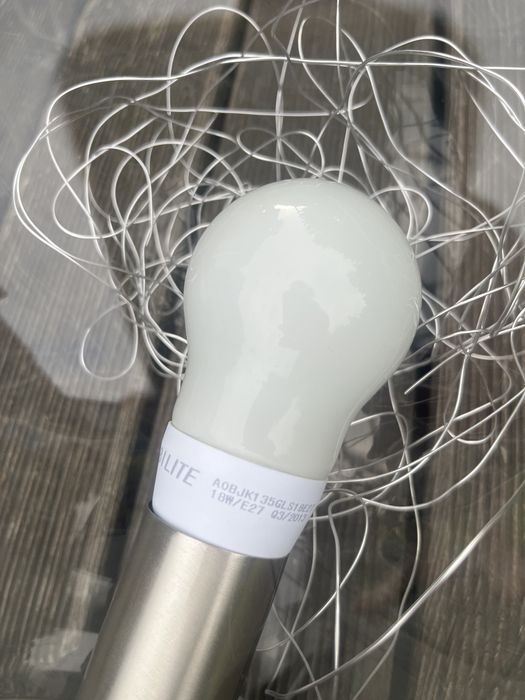 Lampa podwieszana ,,żarówka''