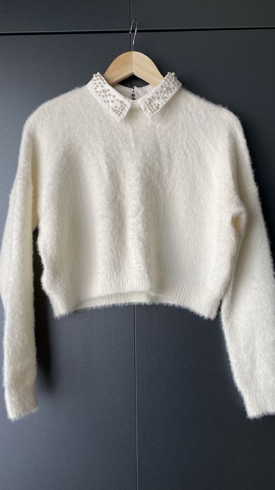 Білий светр з бусинами