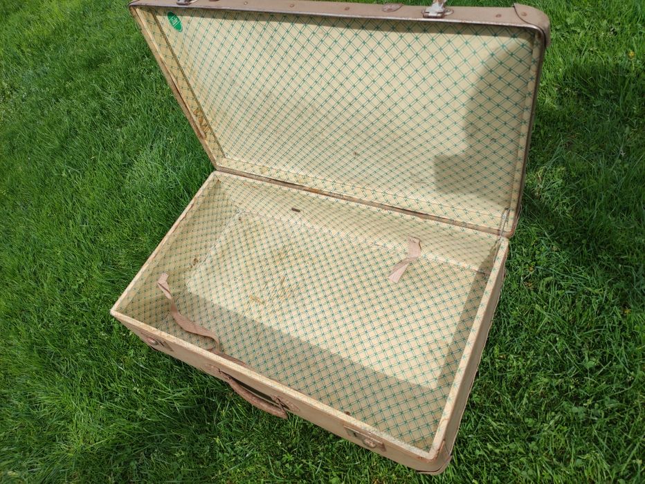 Stara kremowa walizka vintage retro art deco PRL DDR