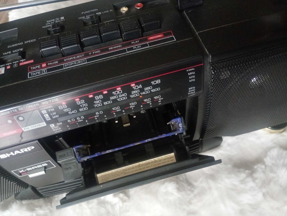 Radiomagnetofon Sharp
