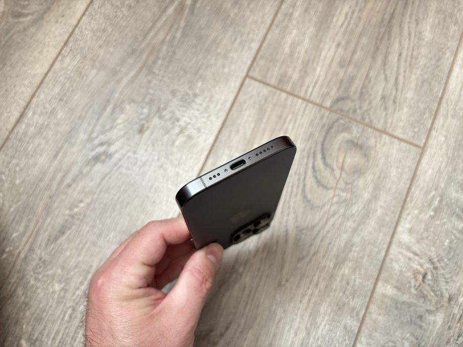 iPhone 15 Pro 1TB Black Titanium