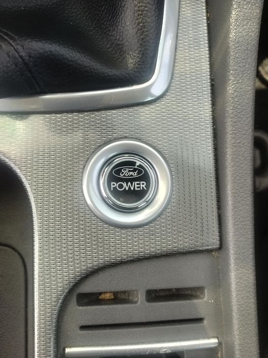 Ford focus Titanium 2010516570437921679367