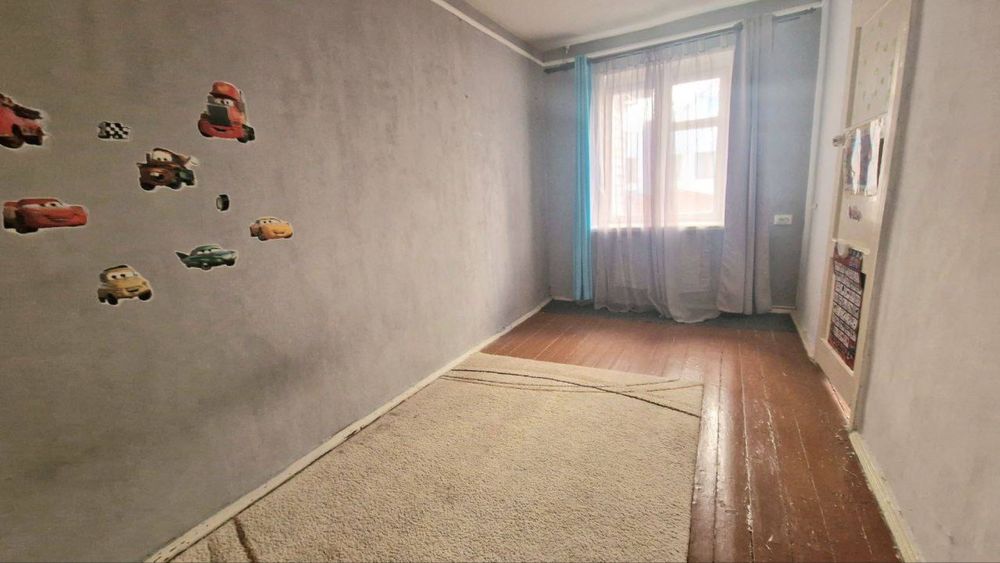 3 кімнатна квартира під ремонт