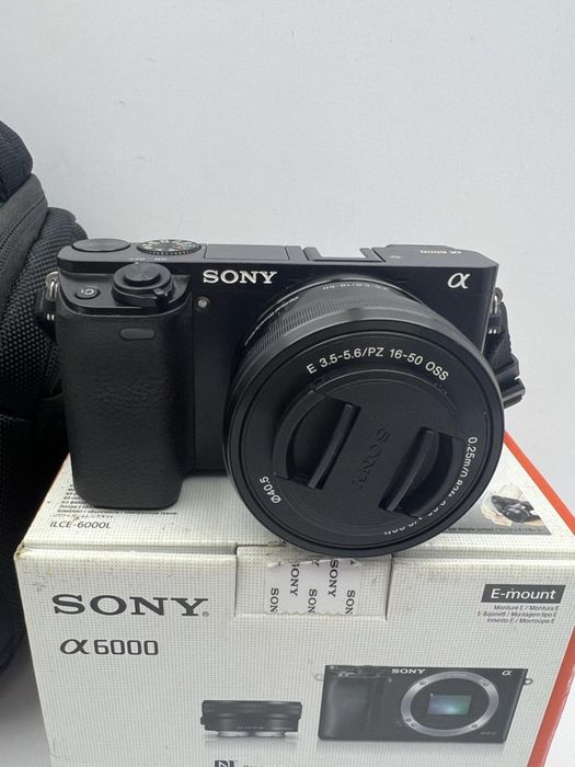 Aparat Sony Alpha 6000 + Obiektyw Sigma 16MM + Akcesoria/GW/Wys!