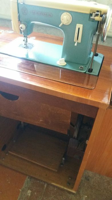 Швейная машина,,