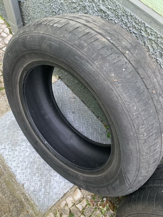 2 pneus semi-novos