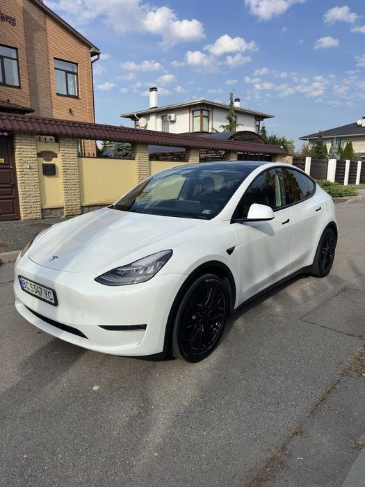 Tesla Model Y Long Range AWD