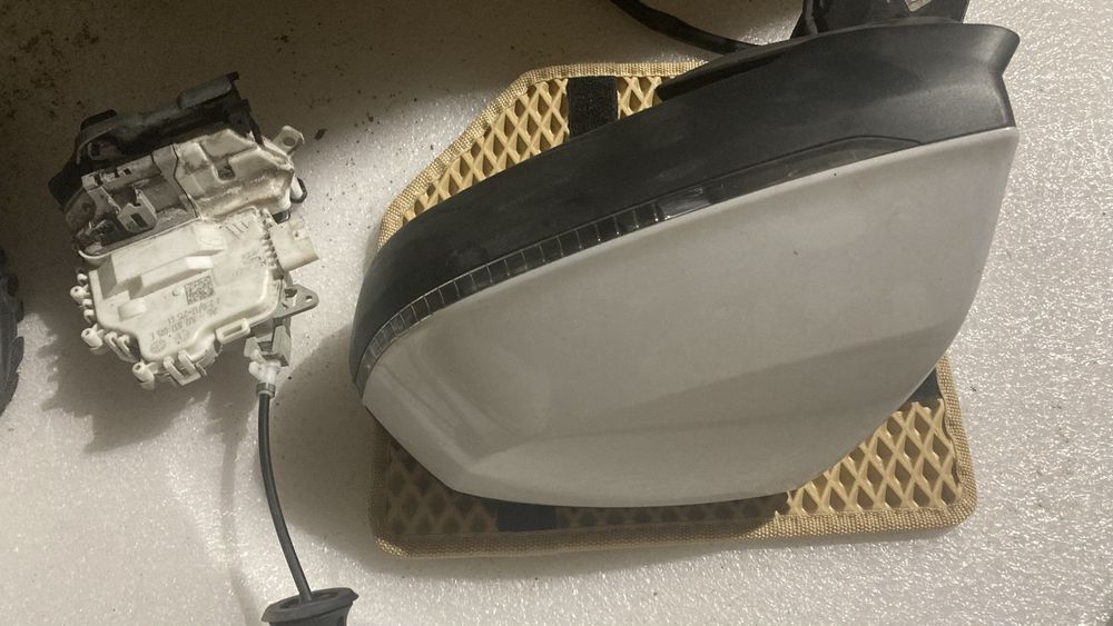 Зеркало ліве, Audi Q7 4m