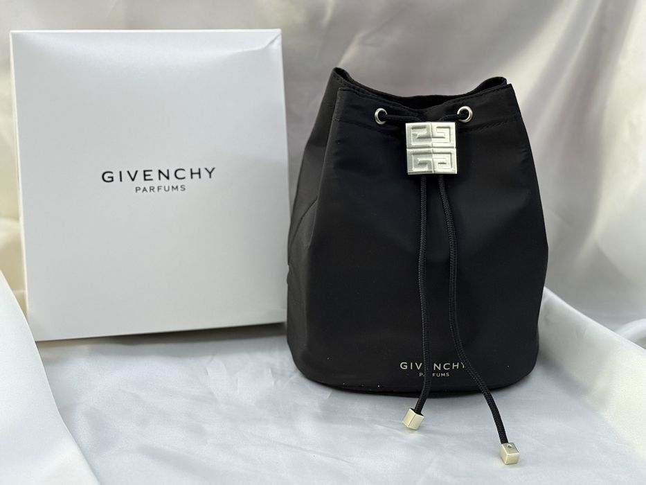 Косметичка / міні-мішечок Givenchy Parfums