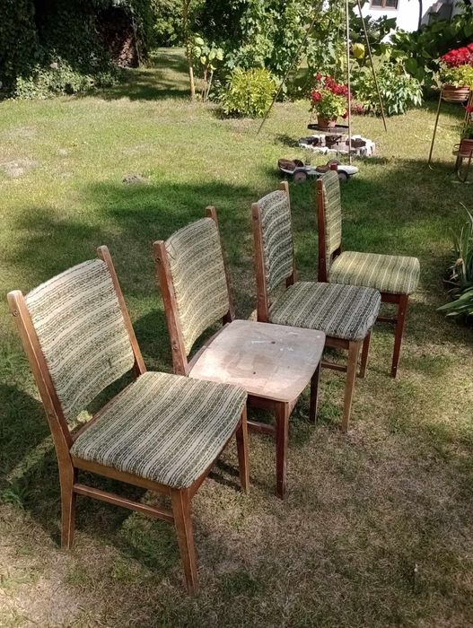 krzesła tapicerowane PRL 4 sztuki