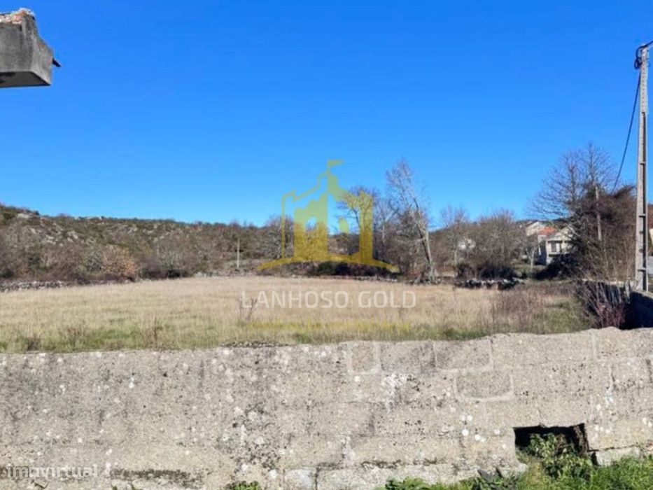Terreno de 4550m² em Sarraquinhos, Montalegre - Excelente Oportunid...
