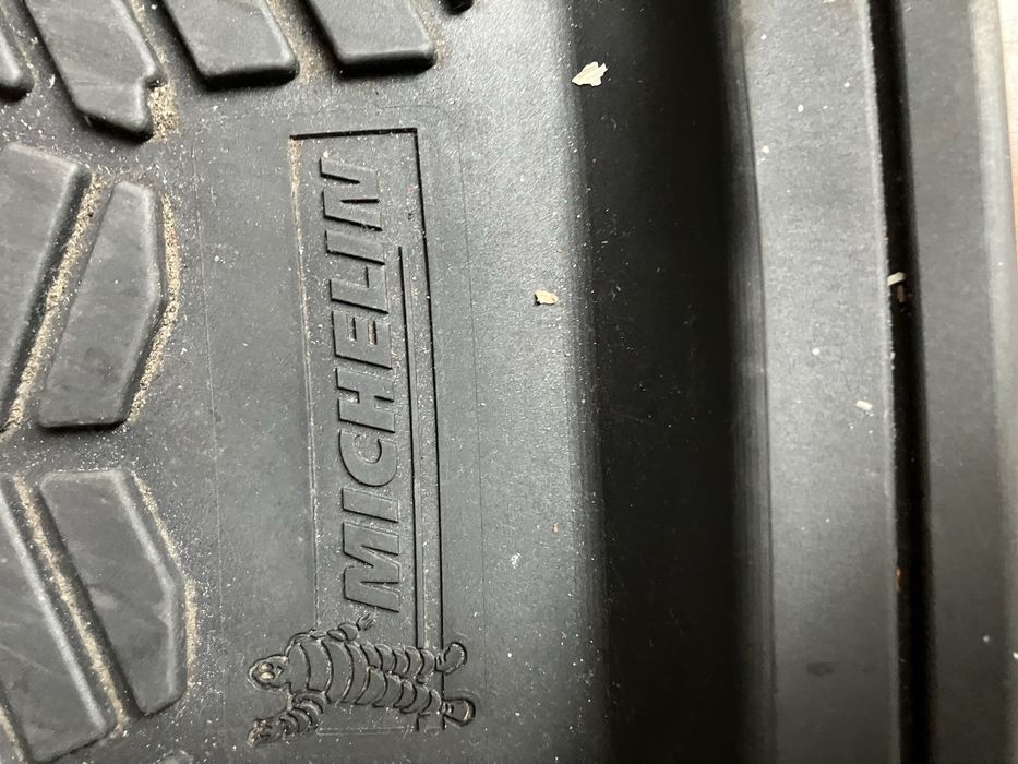 2 Tapetes carro Michelin