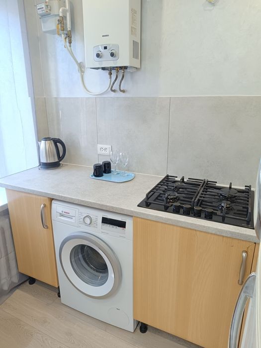 2-кім ЦЕНТР/ВОКЗАЛ 5хв Погодинно/Подобово