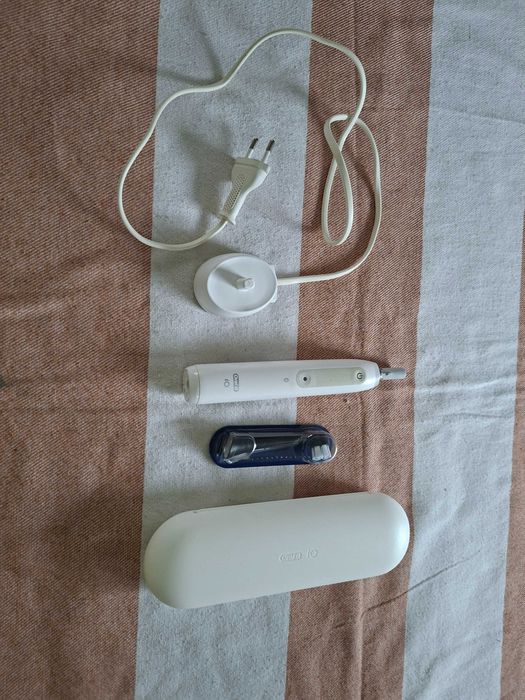 Szczoteczka Oral-B iO Series 4 Biała