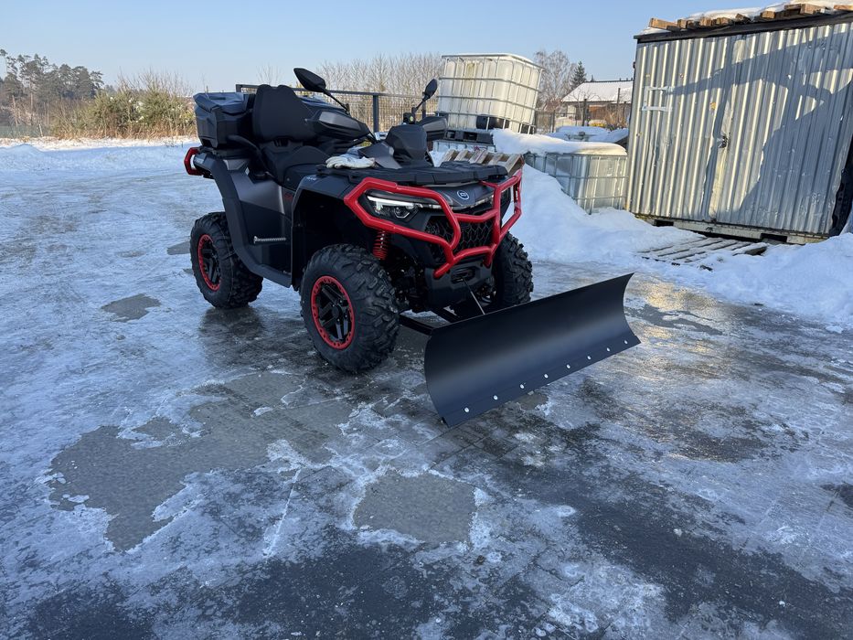 Odśnieżanie placów ,chodników ,dachów, transport piasku