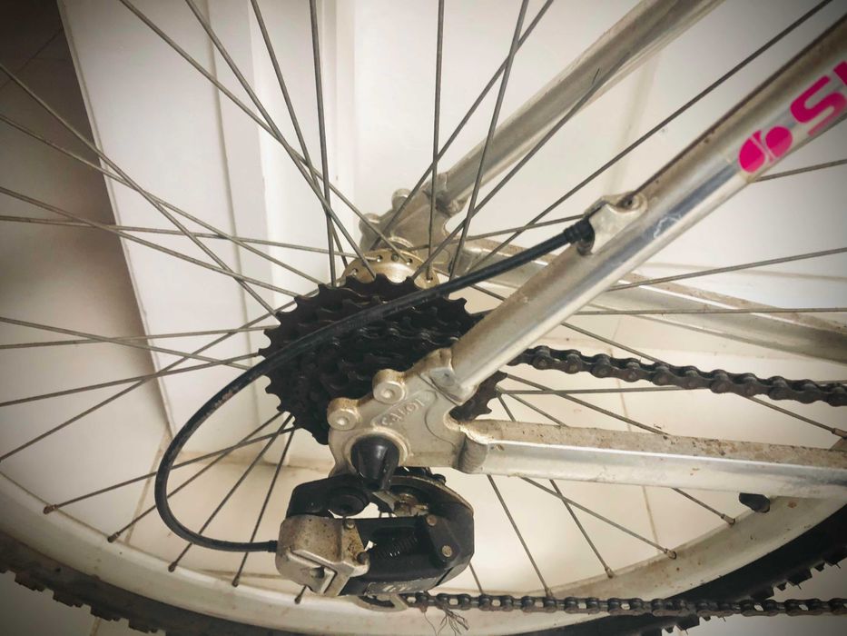 Bicicleta BTT c material Shimano