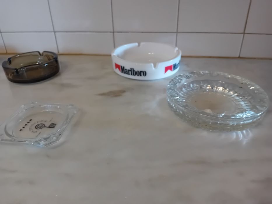 Conjunto de 6 Cinzeiros Antigos Diversos