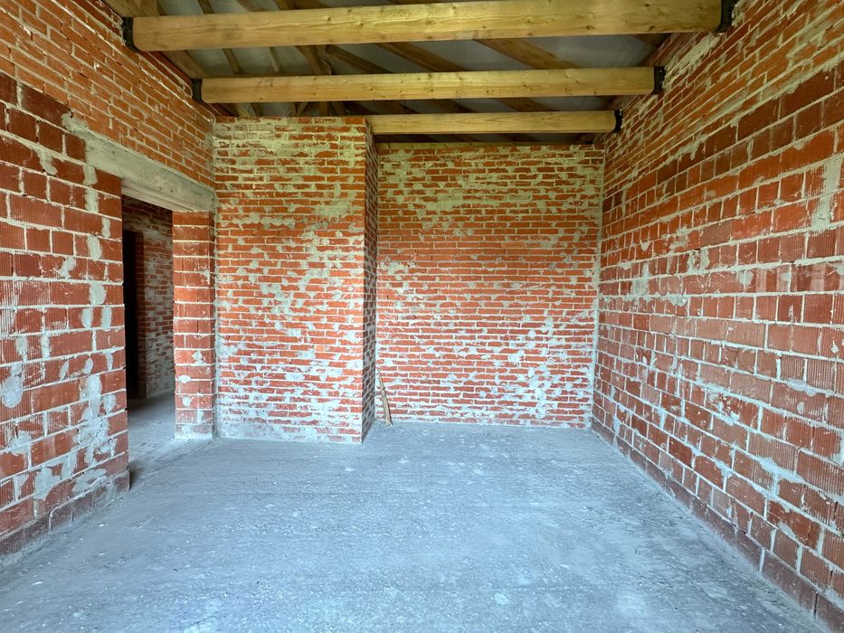 Сучасний будинок 150м² у Драгомирчанах простора ділянка, гараж, тераса