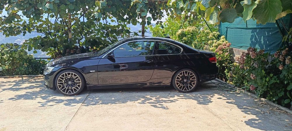 Veículo BMW 335i