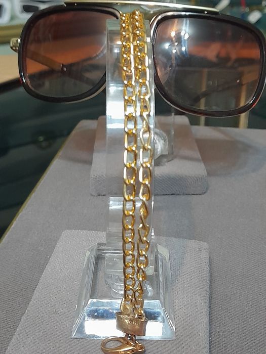 Fio + pulseira + 2aneis+relogio+ oculos