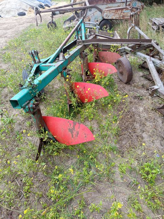 Sprzedam pług 4 ciezki oraz 5 podorywkową