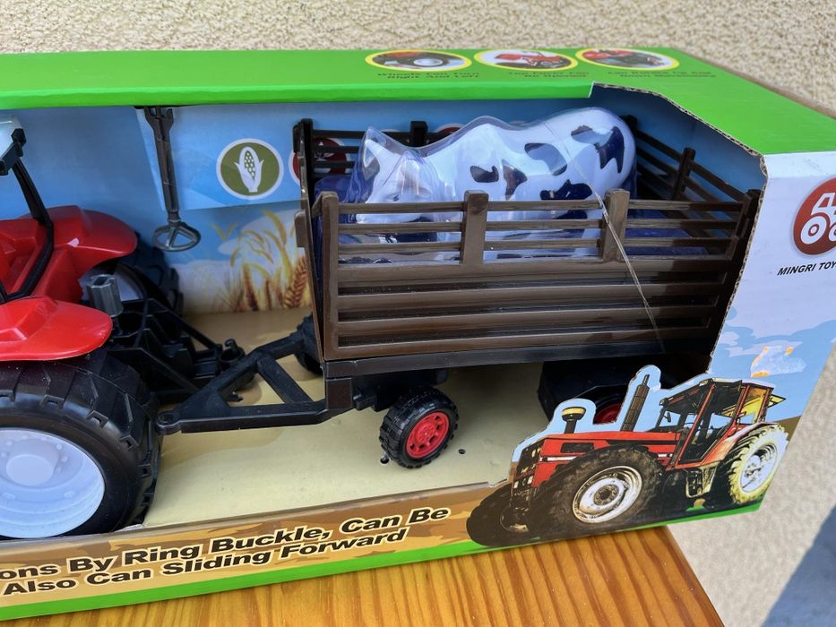 Ciągnik z krówką na przyczepie XL zabawka traktor