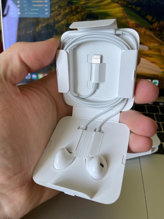 Нові оригінальні Apple EarPods lightning/3,5mm з комплекту iPhone