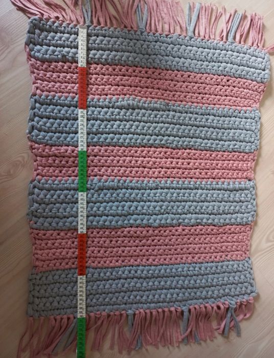 Tapete em Trapilho cinza e rosa