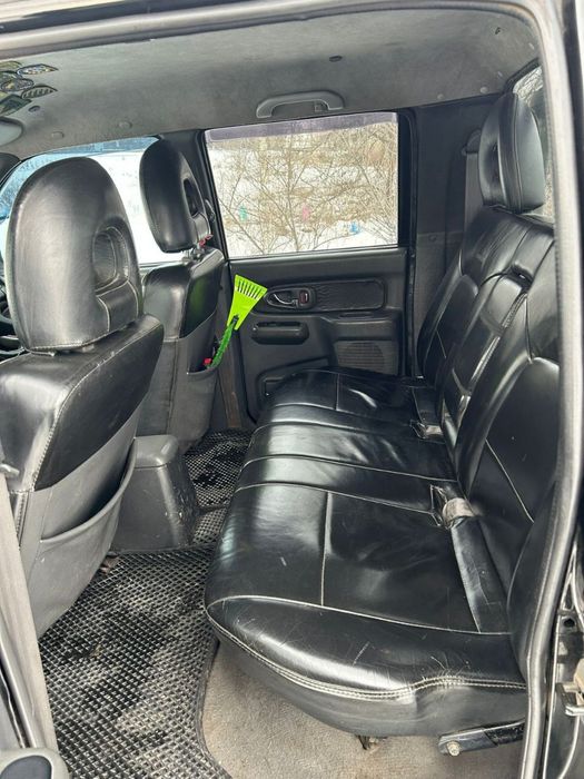 Мітсубісі L200 пікап; 2,5л дизель; 2002 року; повний привід.