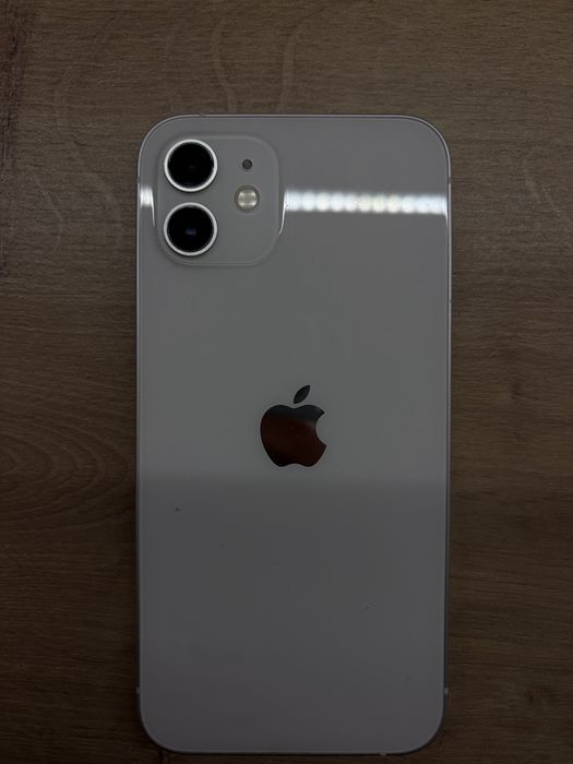 iPhone 12 Pamięć - 64 GB