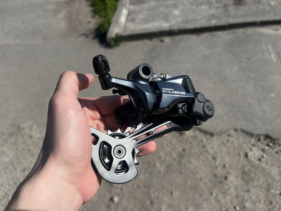 Задній перемикач shimano u8000