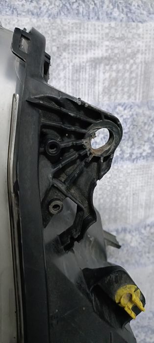 Farol Peugeot 208