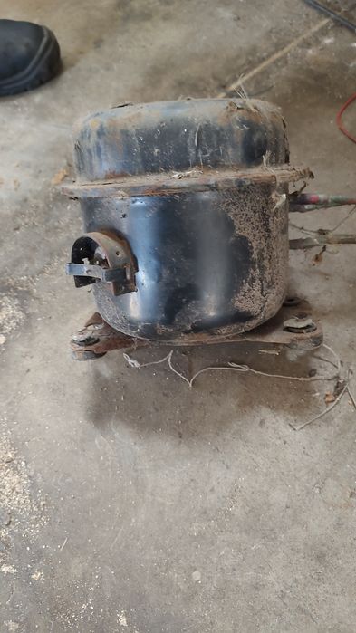 Компрессор холодильника