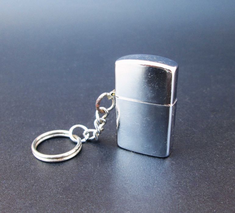 1960's Pequeno Isqueiro / Porta-chaves a Gasolina