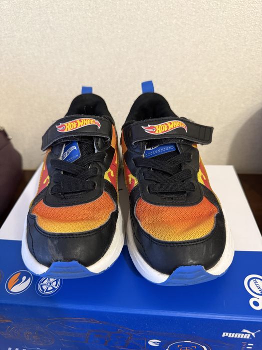Продам оригінальні кросівки PUMA  Hot Wheels