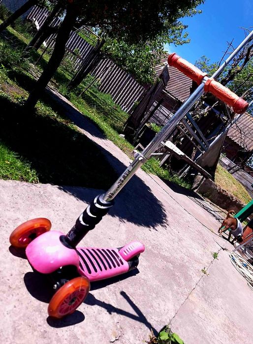 Самокат, рожевий