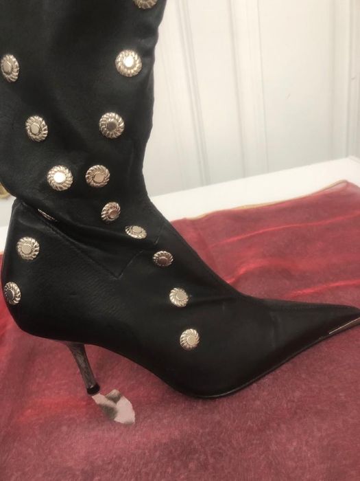 Bota cano alto e salto