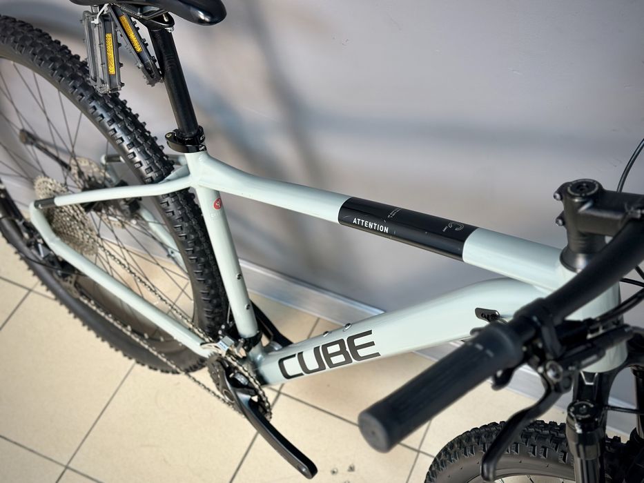 Cube Attention 29 L та М