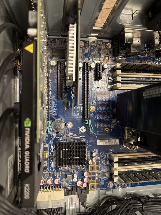 HP Z440 XEON E5 2697A 32 GB ram