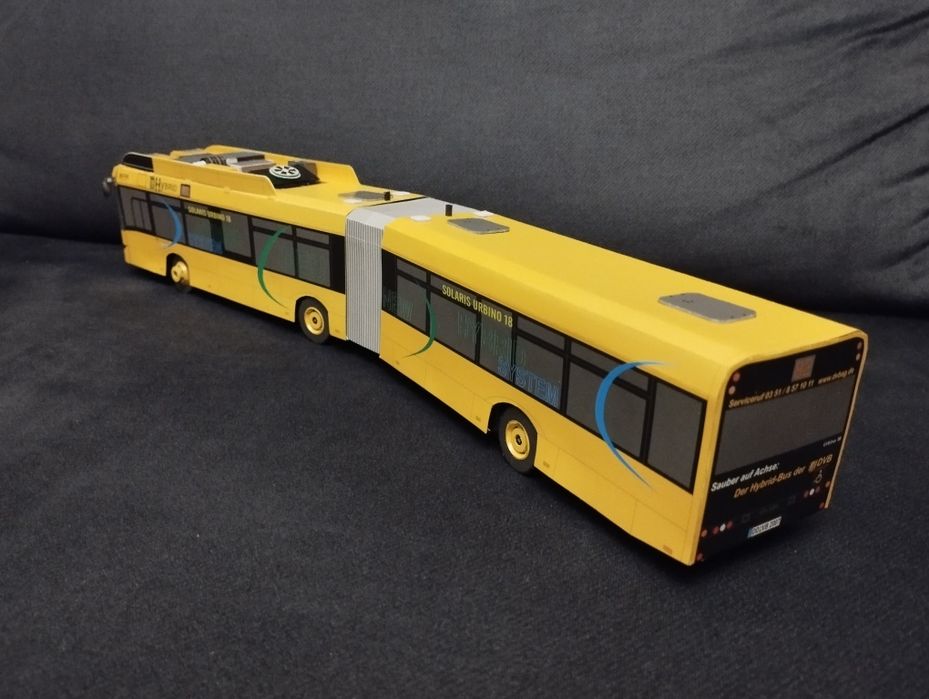 Model kartonowy duży autobus miejski Solaris Urbino 18  skala 1:43- ta