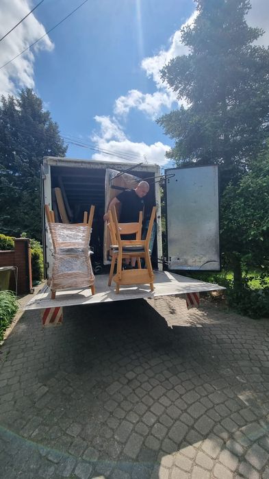Przeprowadzki transport wywóz mebli magazynowanie