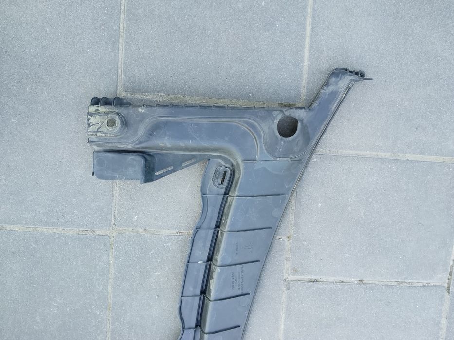 Жабо Пластік під лобове скло Tesla S 2012-2016 1008976-00-c