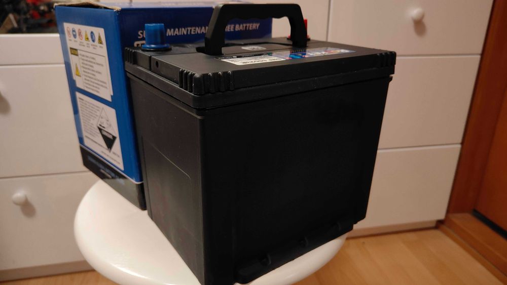 Новий автомобільний кальцієвий акумулятор ROCKET 60Ah (SMF 65D23R)