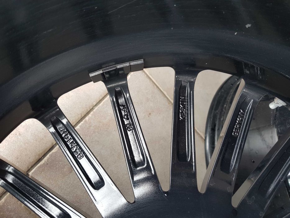 Felgi aluminiowe KESKIN KT15 8,5x19 et45 5x112 Do renowacji  Mercedes C E A klasa wzór AMG