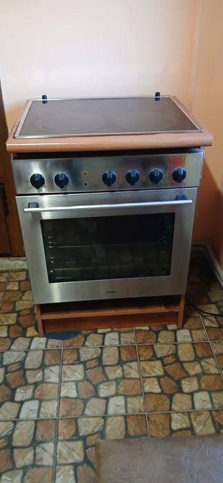 Продам плиту електро в гарному стані