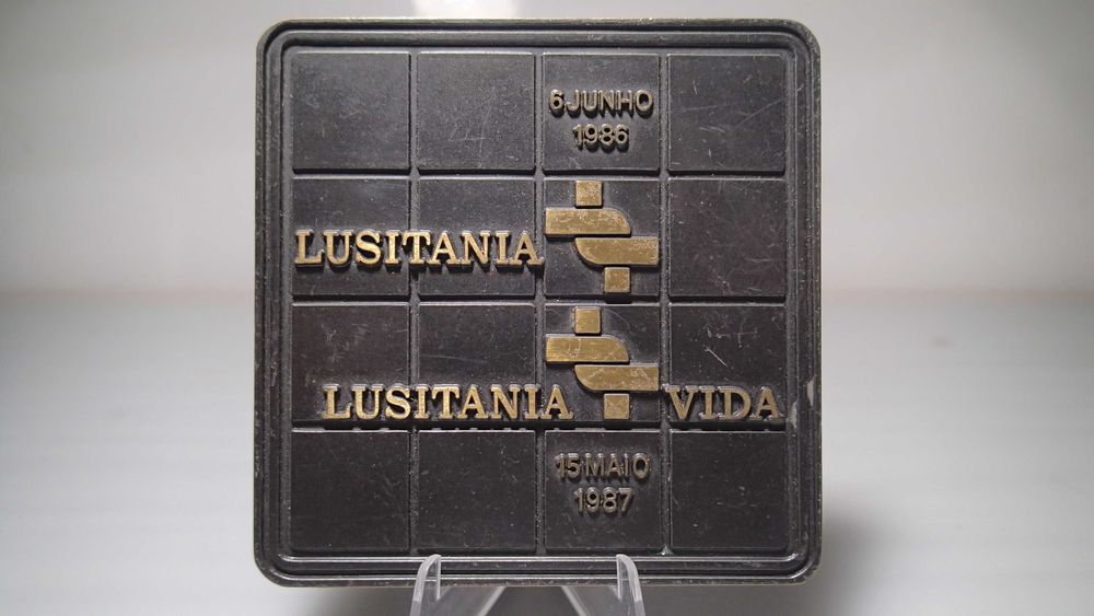 Placa em Bronze da Companhia de Seguros Lusitânia
