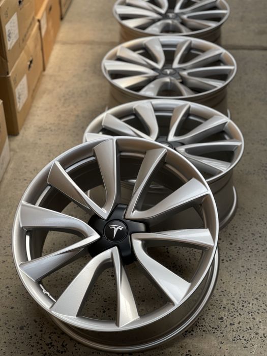 Диски Нові R20/5/114,3 TESLA Model Y Model 3 в Наявності