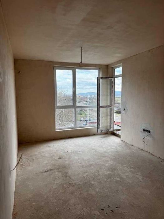 2-кімнатна квартира 65,5 м² з видом на озеро Мандра, Бургас, Болгарія